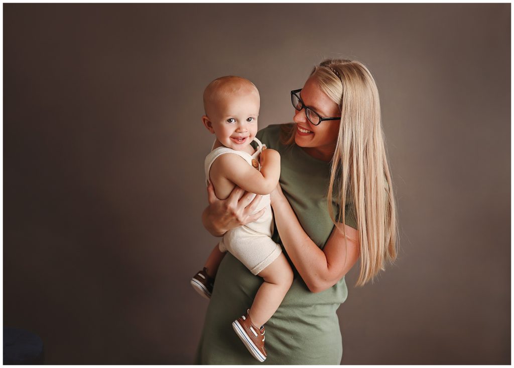 Sweet Natural Birthday Session | Buffalo, NY Family Portraits