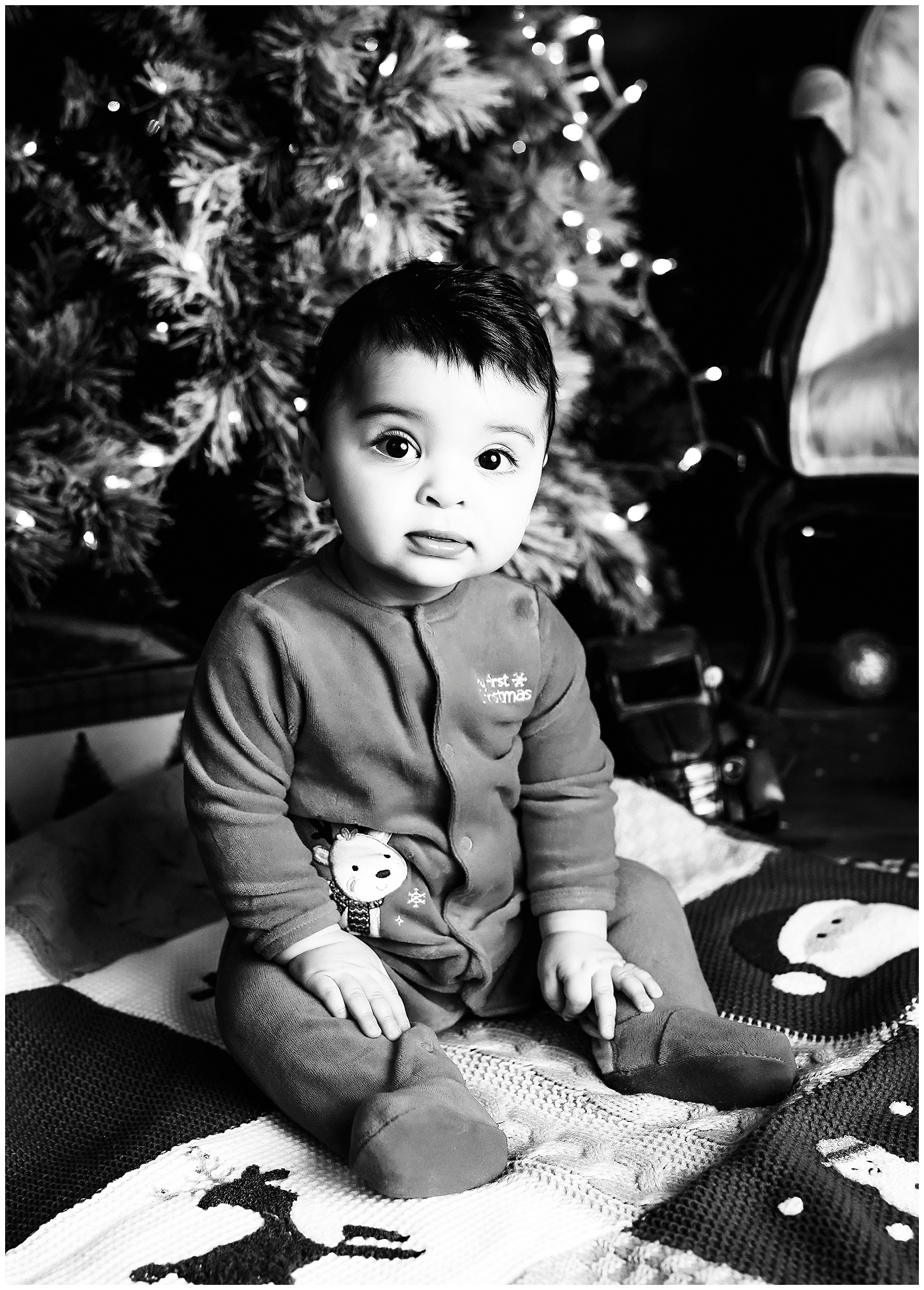 2022-01-10_0002.jpg Baby's First Christmas Portrait Session
